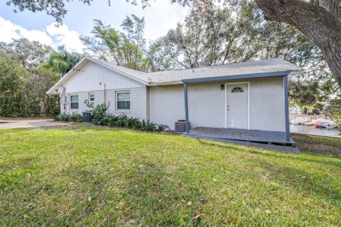 House in Babson Park, Florida 3 bedrooms, 169.83 sq.m. № 1544284 - photo 6