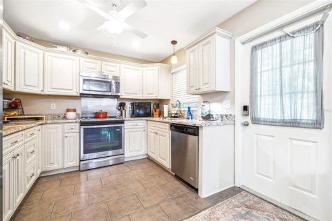 House in Babson Park, Florida 3 bedrooms, 169.83 sq.m. № 1544284 - photo 12