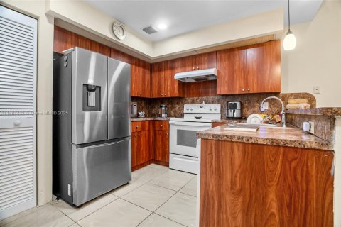 Touwnhouse à vendre à North Lauderdale, Floride: 3 chambres, 124.12 m2 № 1929784 - photo 14