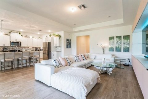 Casa en venta en Homestead, Florida, 4 dormitorios, 236.99 m2 № 1984255 - foto 18