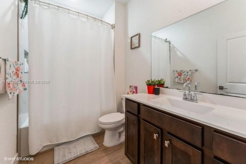 Casa en venta en Homestead, Florida, 4 dormitorios, 236.99 m2 № 1984255 - foto 22