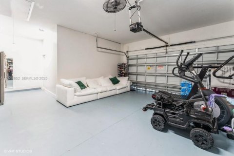 Casa en venta en Homestead, Florida, 4 dormitorios, 236.99 m2 № 1984255 - foto 26