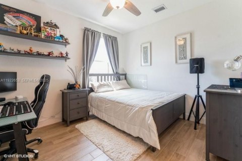 Casa en venta en Homestead, Florida, 4 dormitorios, 236.99 m2 № 1984255 - foto 30