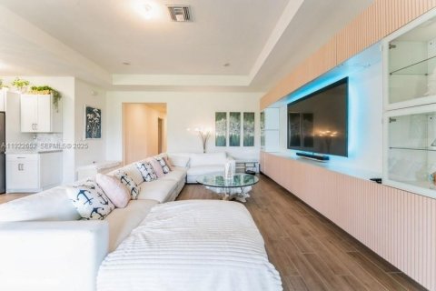 Casa en venta en Homestead, Florida, 4 dormitorios, 236.99 m2 № 1984255 - foto 19