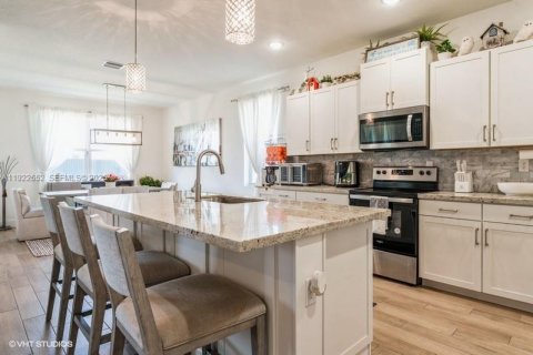 Casa en venta en Homestead, Florida, 4 dormitorios, 236.99 m2 № 1984255 - foto 17