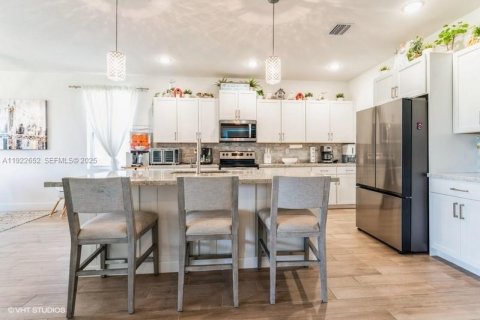 Casa en venta en Homestead, Florida, 4 dormitorios, 236.99 m2 № 1984255 - foto 12