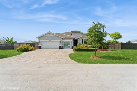 Casa en venta en Homestead, Florida, 4 dormitorios, 236.99 m2 № 1984255 - foto 1