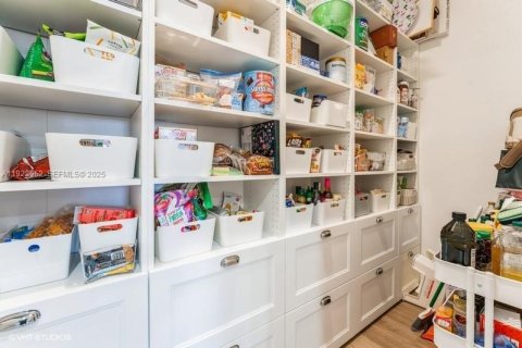 Casa en venta en Homestead, Florida, 4 dormitorios, 236.99 m2 № 1984255 - foto 9