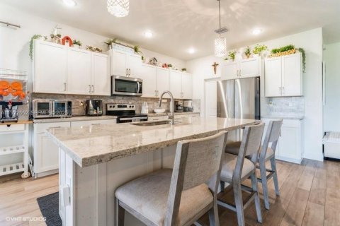 Casa en venta en Homestead, Florida, 4 dormitorios, 236.99 m2 № 1984255 - foto 11