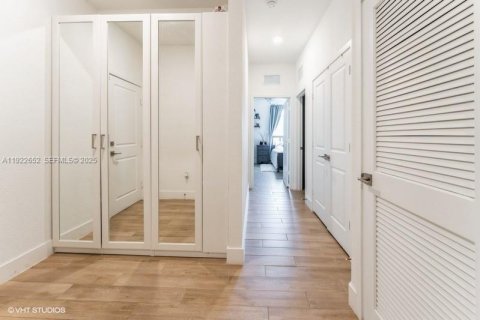 Casa en venta en Homestead, Florida, 4 dormitorios, 236.99 m2 № 1984255 - foto 24