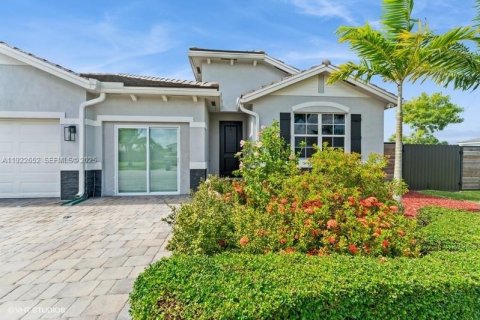 Casa en venta en Homestead, Florida, 4 dormitorios, 236.99 m2 № 1984255 - foto 2