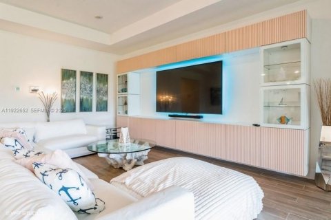 Casa en venta en Homestead, Florida, 4 dormitorios, 236.99 m2 № 1984255 - foto 16