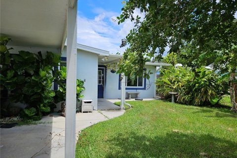 House in Weeki Wachee, Florida 2 bedrooms, 128.58 sq.m. № 1446724 - photo 4