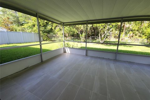 House in South Daytona, Florida 3 bedrooms, 115.57 sq.m. № 1784811 - photo 15
