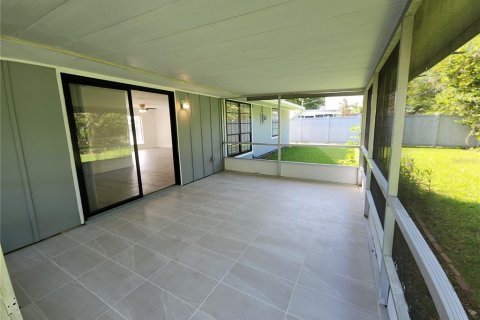 House in South Daytona, Florida 3 bedrooms, 115.57 sq.m. № 1784811 - photo 13