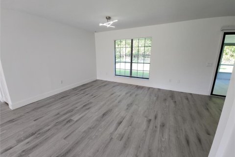 House in South Daytona, Florida 3 bedrooms, 115.57 sq.m. № 1784811 - photo 21