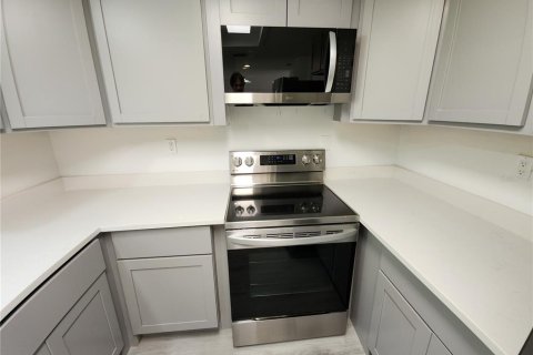 House in South Daytona, Florida 3 bedrooms, 115.57 sq.m. № 1784811 - photo 17