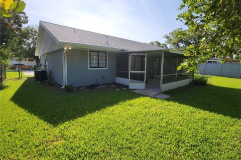 House in South Daytona, Florida 3 bedrooms, 115.57 sq.m. № 1784811 - photo 12