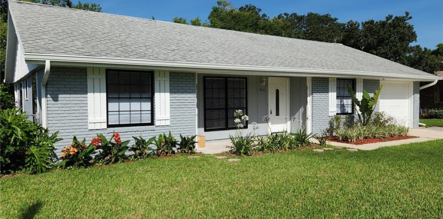 House in South Daytona, Florida 3 bedrooms, 115.57 sq.m. № 1784811