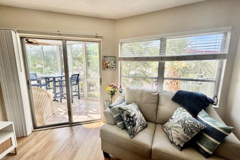 Condo in Sarasota, Florida, 2 bedrooms  № 1833077 - photo 12