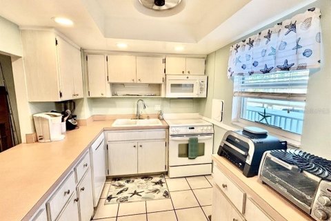 Condo in Sarasota, Florida, 2 bedrooms  № 1833077 - photo 13
