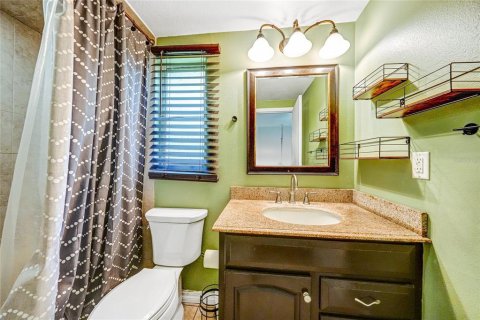 Villa ou maison à vendre à Venice, Floride: 2 chambres, 128.86 m2 № 1915624 - photo 28