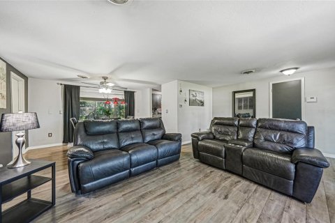 Villa ou maison à vendre à Venice, Floride: 2 chambres, 128.86 m2 № 1915624 - photo 11