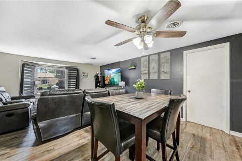 Villa ou maison à vendre à Venice, Floride: 2 chambres, 128.86 m2 № 1915624 - photo 12