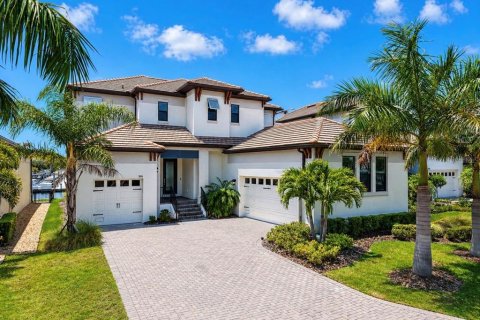 House in Ruskin, Florida 4 bedrooms, 326.74 sq.m. № 2148643 - photo 2