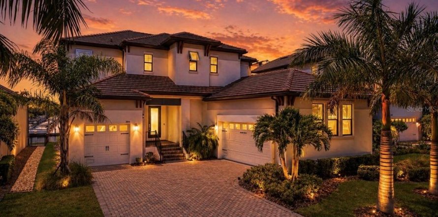 House in Ruskin, Florida 4 bedrooms, 326.74 sq.m. № 2148643