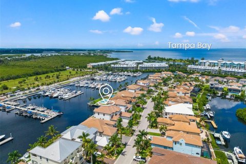 House in Ruskin, Florida 4 bedrooms, 326.74 sq.m. № 2148643 - photo 4