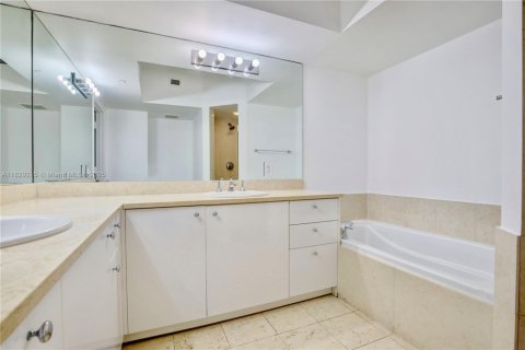 Купить кондоминиум в Авентура, Флорида 2 спальни, 122.63м2, № 1943400 - фото 10