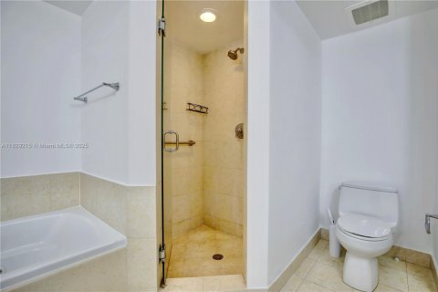 Купить кондоминиум в Авентура, Флорида 2 спальни, 122.63м2, № 1943400 - фото 11