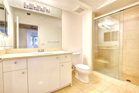 Купить кондоминиум в Авентура, Флорида 2 спальни, 122.63м2, № 1943400 - фото 8