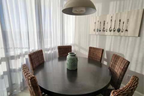Condominio en alquiler en Sunny Isles Beach, Florida, 2 dormitorios, 119.75 m2 № 2257786 - foto 7