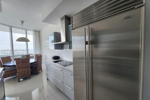 Condominio en alquiler en Sunny Isles Beach, Florida, 2 dormitorios, 119.75 m2 № 2257786 - foto 9