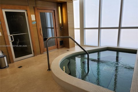 Condominio en alquiler en Sunny Isles Beach, Florida, 2 dormitorios, 119.75 m2 № 2257786 - foto 25