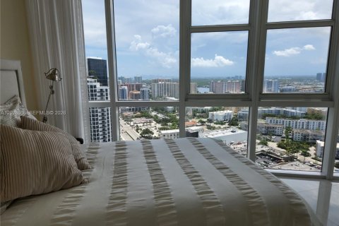 Condominio en alquiler en Sunny Isles Beach, Florida, 2 dormitorios, 119.75 m2 № 2257786 - foto 18