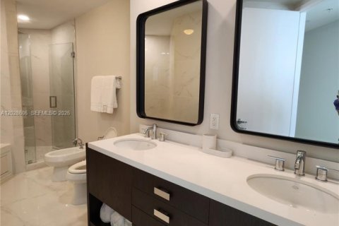 Condominio en alquiler en Sunny Isles Beach, Florida, 2 dormitorios, 119.75 m2 № 2257786 - foto 14