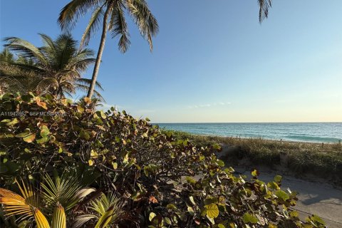 Terrain à vendre à Hollywood, Floride № 1999173 - photo 11