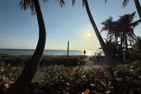 Terrain à vendre à Hollywood, Floride № 1999173 - photo 3