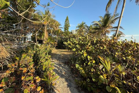 Terrain à vendre à Hollywood, Floride № 1999173 - photo 12