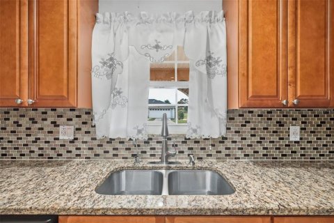 Villa ou maison à vendre à Kissimmee, Floride: 4 chambres, 179.3 m2 № 2396453 - photo 21