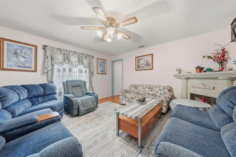 Villa ou maison à vendre à Kissimmee, Floride: 4 chambres, 179.3 m2 № 2396453 - photo 24