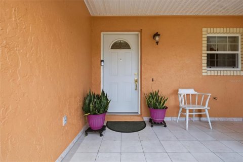 Villa ou maison à vendre à Kissimmee, Floride: 4 chambres, 179.3 m2 № 2396453 - photo 10