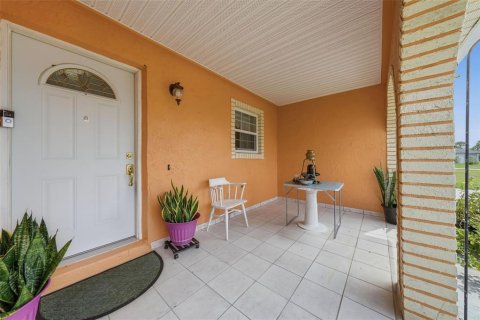 Villa ou maison à vendre à Kissimmee, Floride: 4 chambres, 179.3 m2 № 2396453 - photo 11