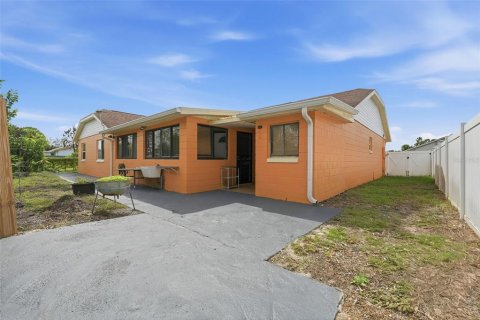 Villa ou maison à vendre à Kissimmee, Floride: 4 chambres, 179.3 m2 № 2396453 - photo 4