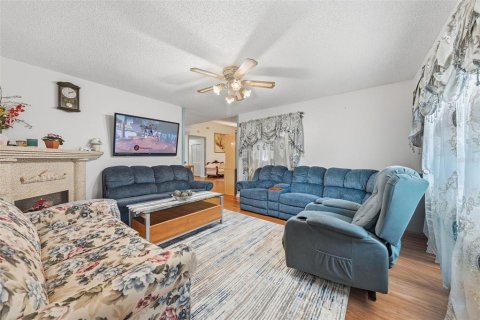Villa ou maison à vendre à Kissimmee, Floride: 4 chambres, 179.3 m2 № 2396453 - photo 9