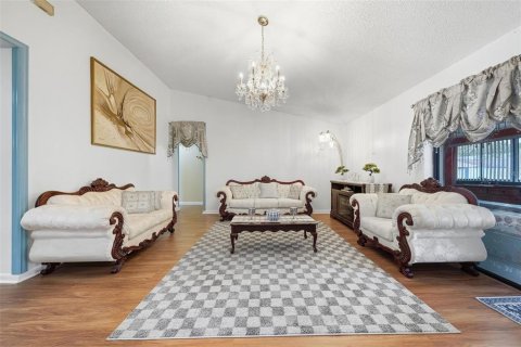 Villa ou maison à vendre à Kissimmee, Floride: 4 chambres, 179.3 m2 № 2396453 - photo 5