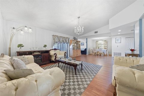 Villa ou maison à vendre à Kissimmee, Floride: 4 chambres, 179.3 m2 № 2396453 - photo 19